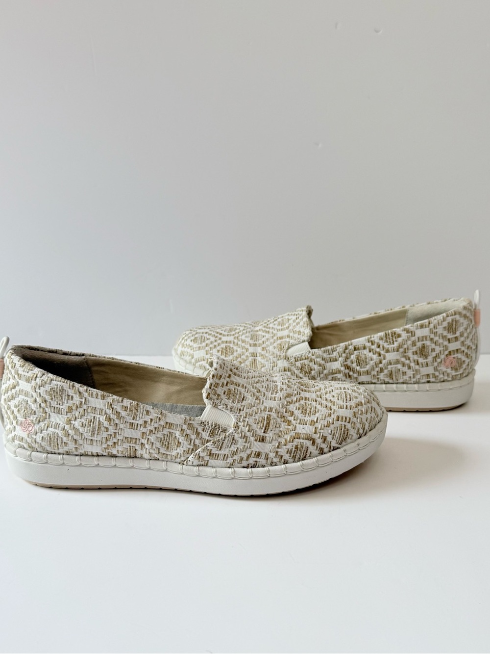 Clarks Cloudsteppers Cushion Soft Woven Glow Slip On Shoes Women 7 Tan/White New
